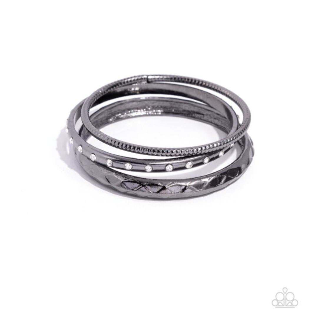 Confidently Curvaceous- Black Bracelet