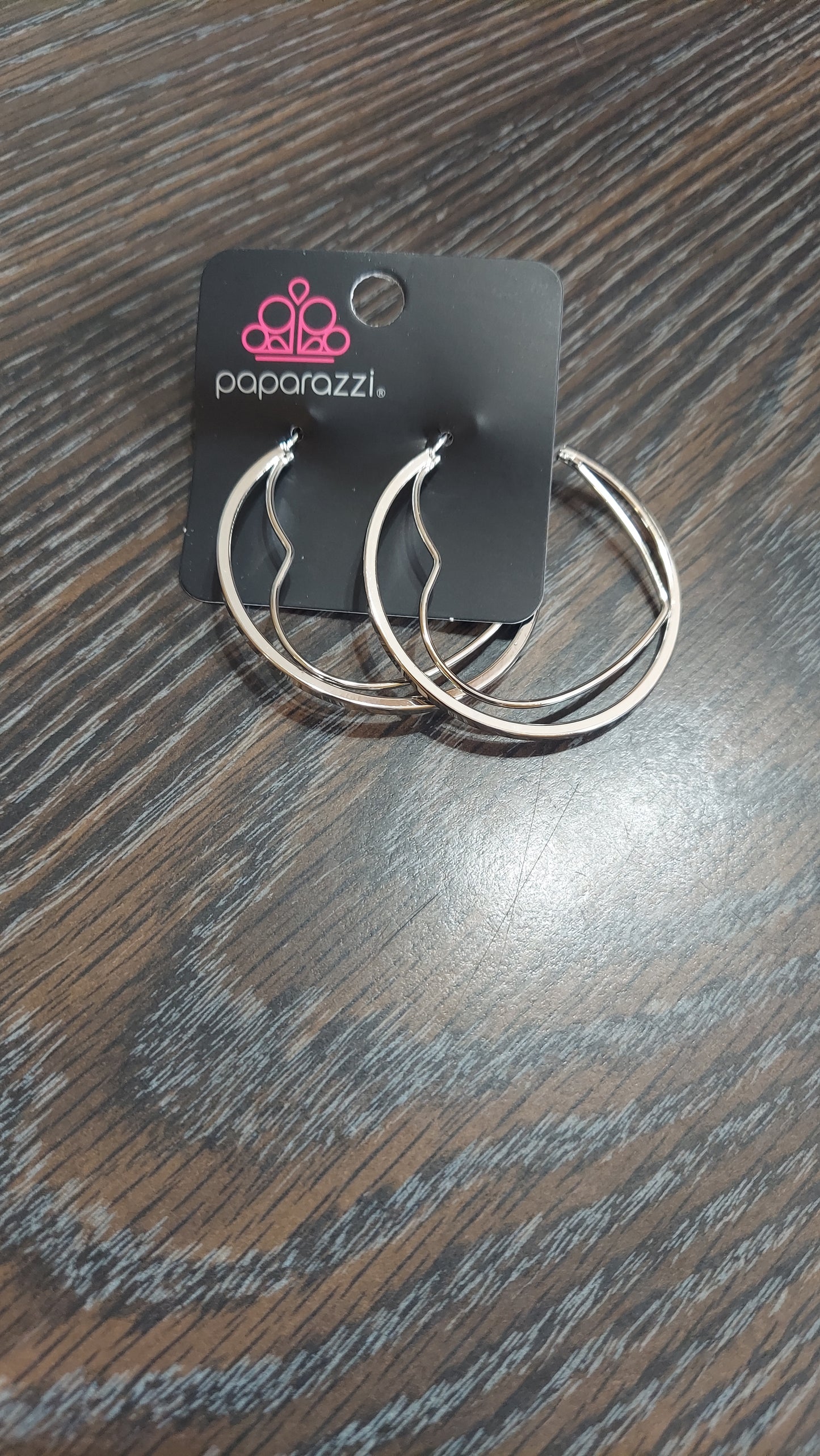 Love Goes Around-Silver Earrings