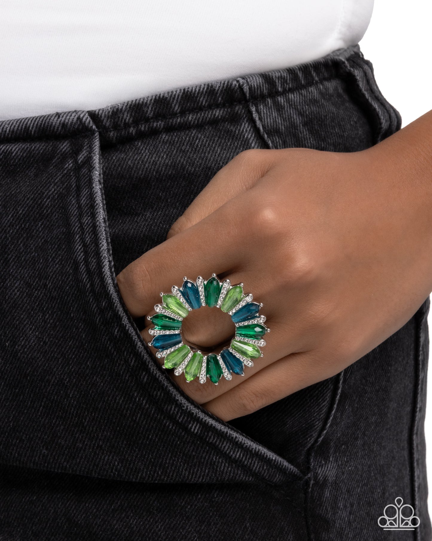 Powerhouse Pedestal- Green Ring