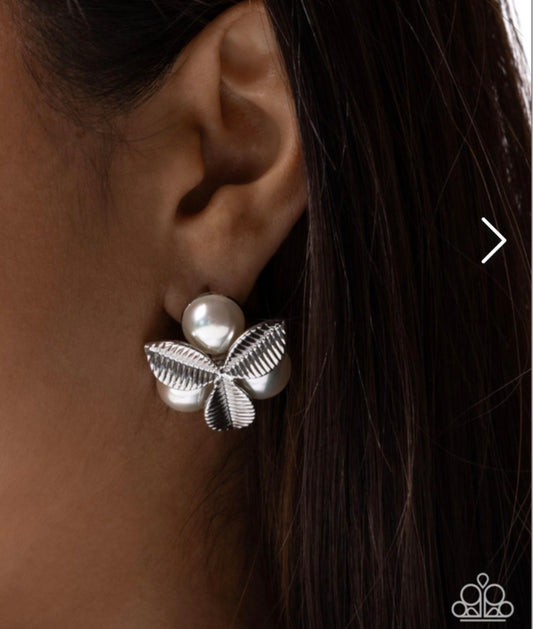 Pearly Publicity- White Pearl Earrings