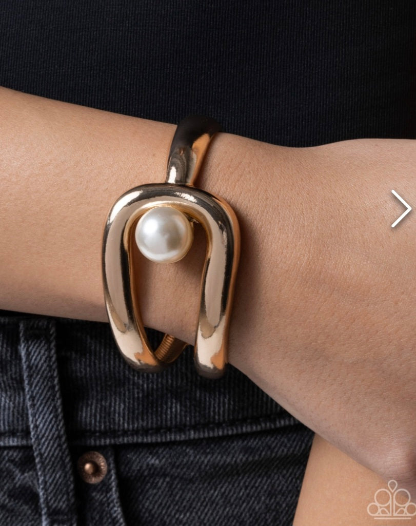 Sense of Grace- Gold Bracelet